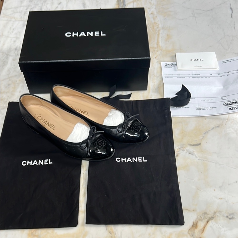 CHANEL Black Leather & Patent Cap-Toe Ballet Flats - Picture 11 of 11